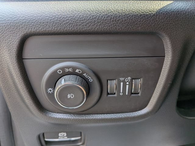 Used 2023 Jeep Grand Cherokee L Summit w/ Luxury Tech Group V AWD/4WD image 16