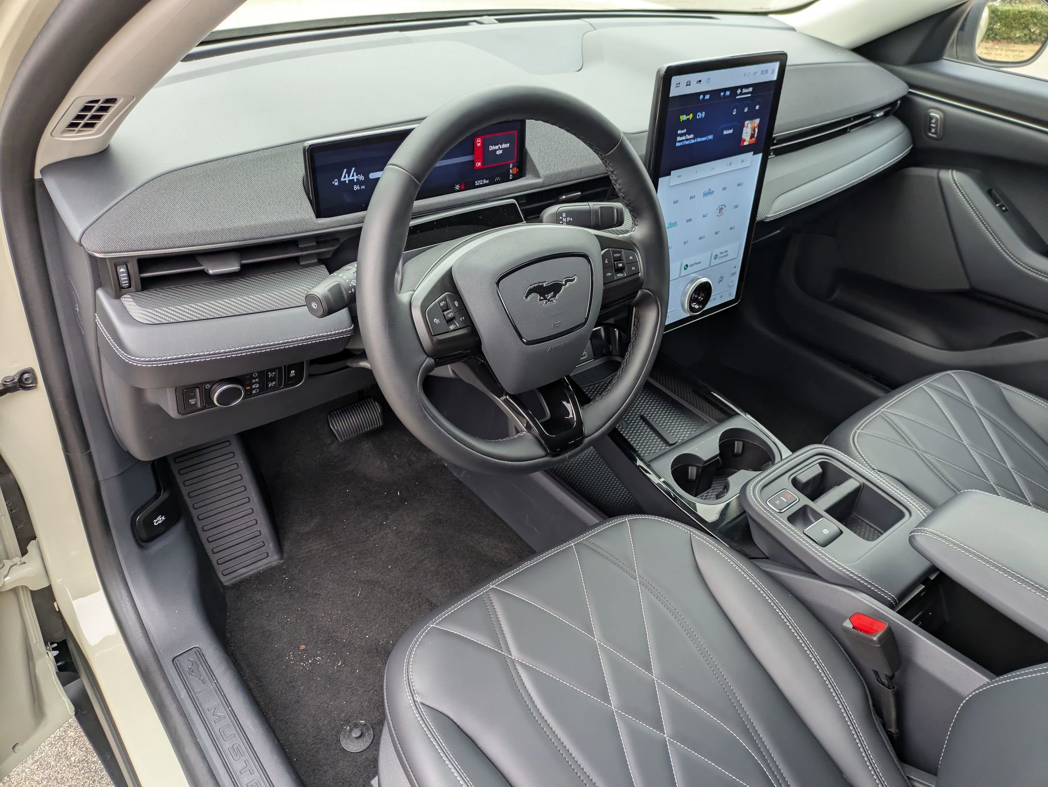 Certified 2025 Ford Mustang Mach-E Select w/ Comfort Package Lite image 15