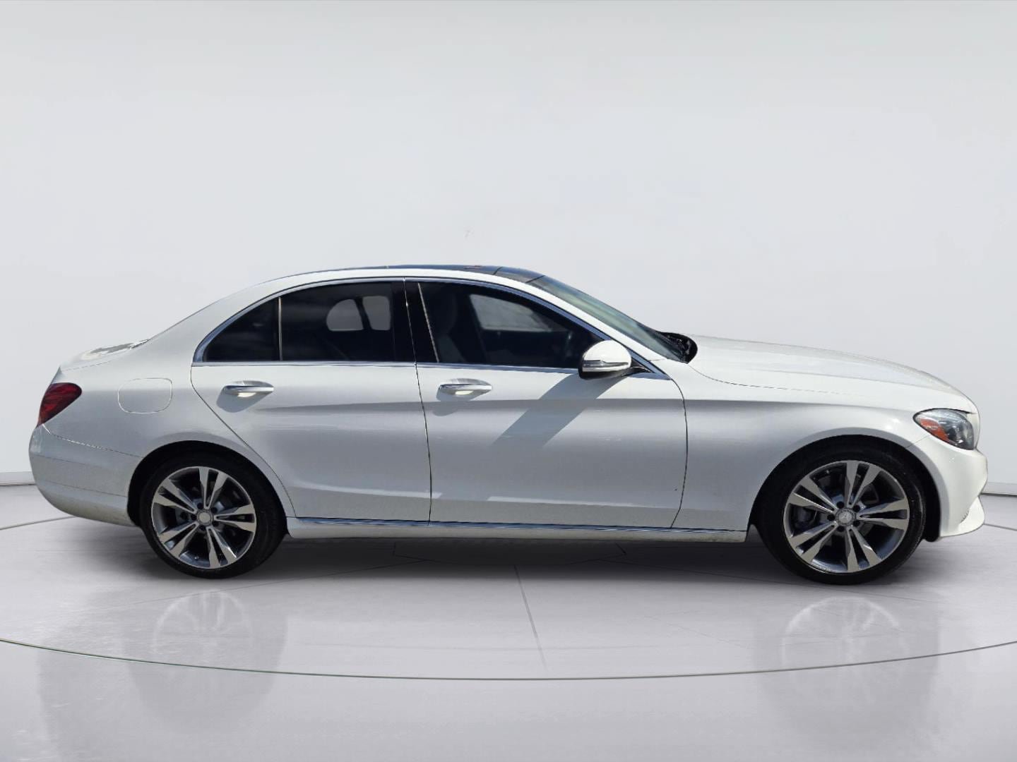 Used 2017 Mercedes-Benz C 300 Sedan image 4