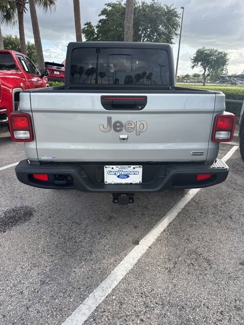 Used 2023 Jeep Gladiator Overland AWD/4WD image 10