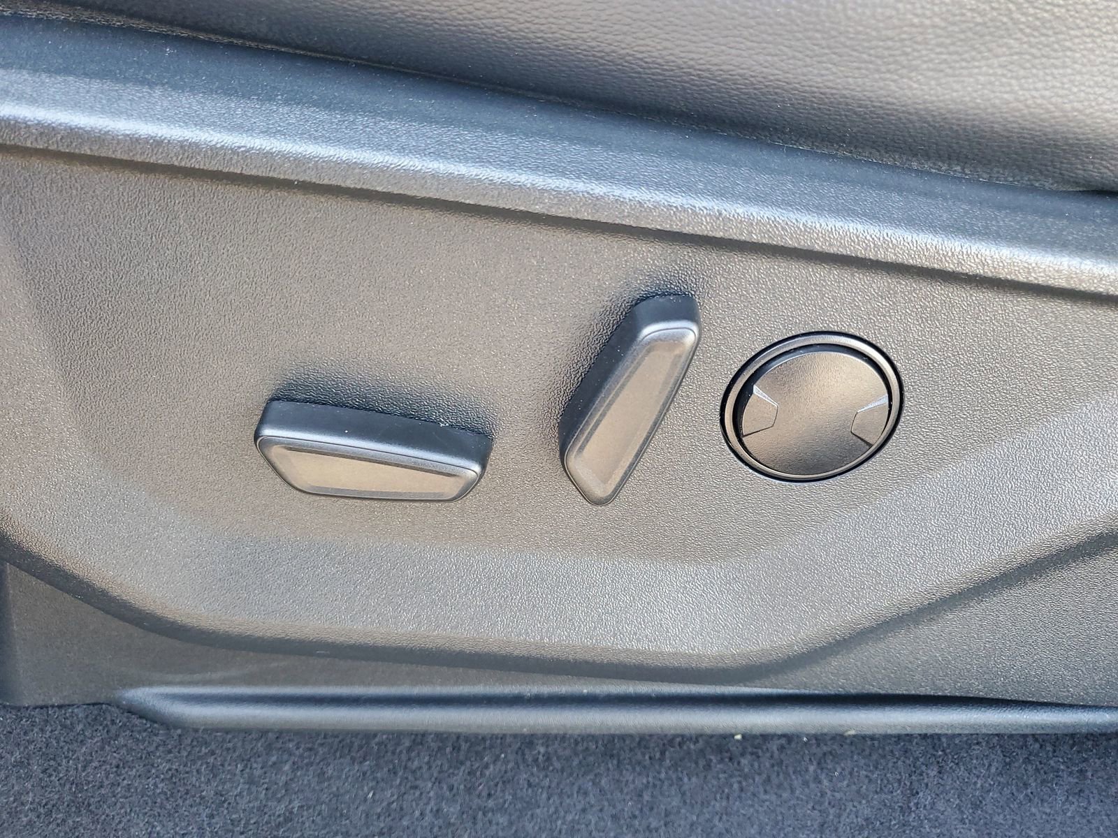 Certified 2025 Ford F150 Tremor w/ Tow/Haul Package AWD/4WD image 17