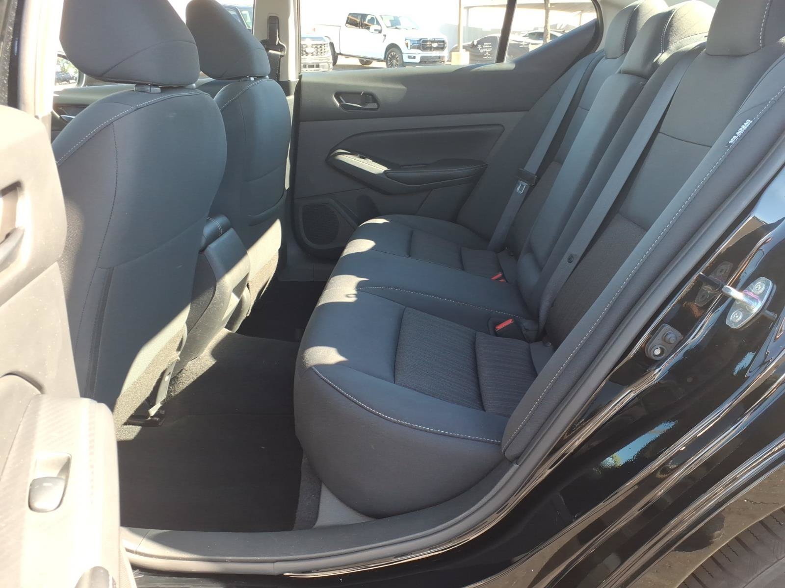 Used 2025 Nissan Altima 2.5 SV FWD image 16