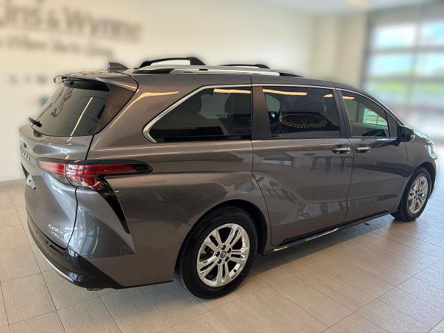 Used 2023 Toyota Sienna Platinum AWD/4WD video 2