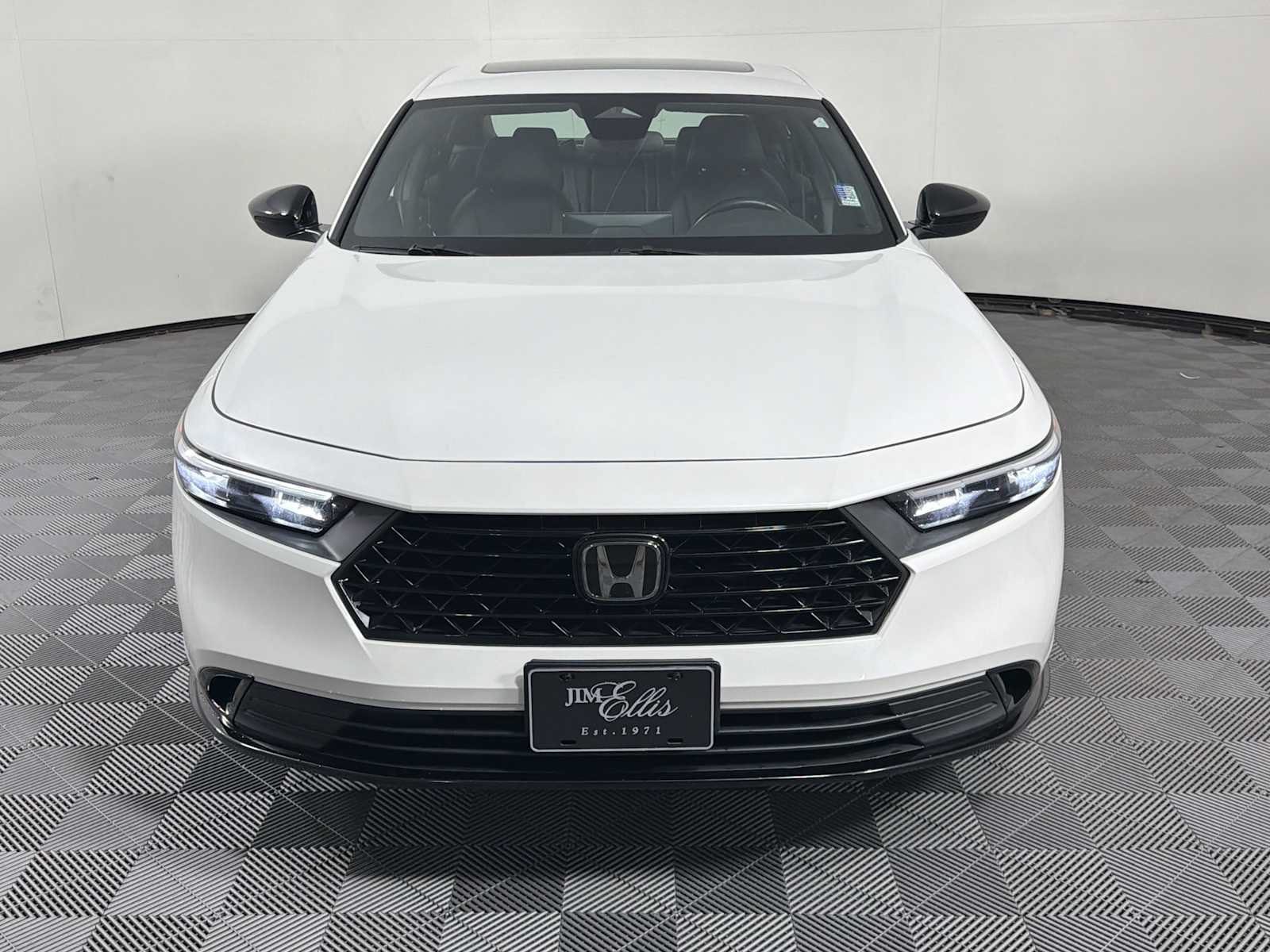 Used 2024 Honda Accord Sport image 3