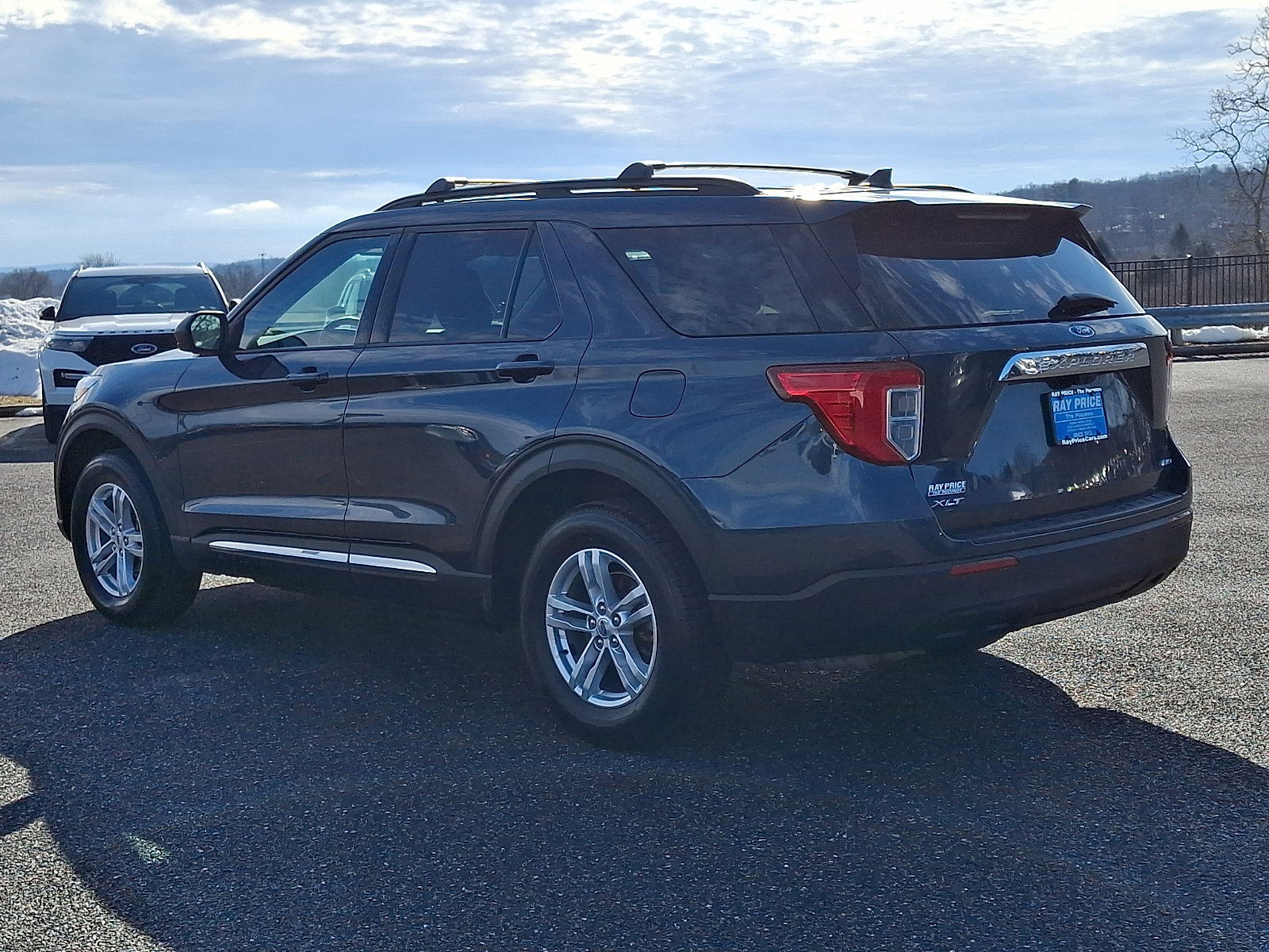 Certified 2023 Ford Explorer XLT AWD/4WD image 5