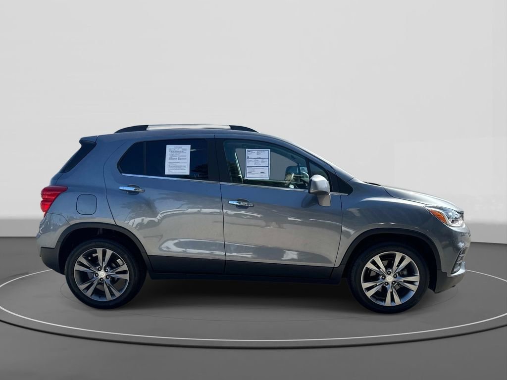Used 2020 Chevrolet Trax LT w/ Driver Confidence Package image 4