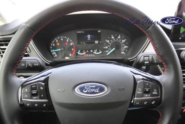 Certified 2022 Ford Escape SEL w/ SEL Stealth AWD Package image 21