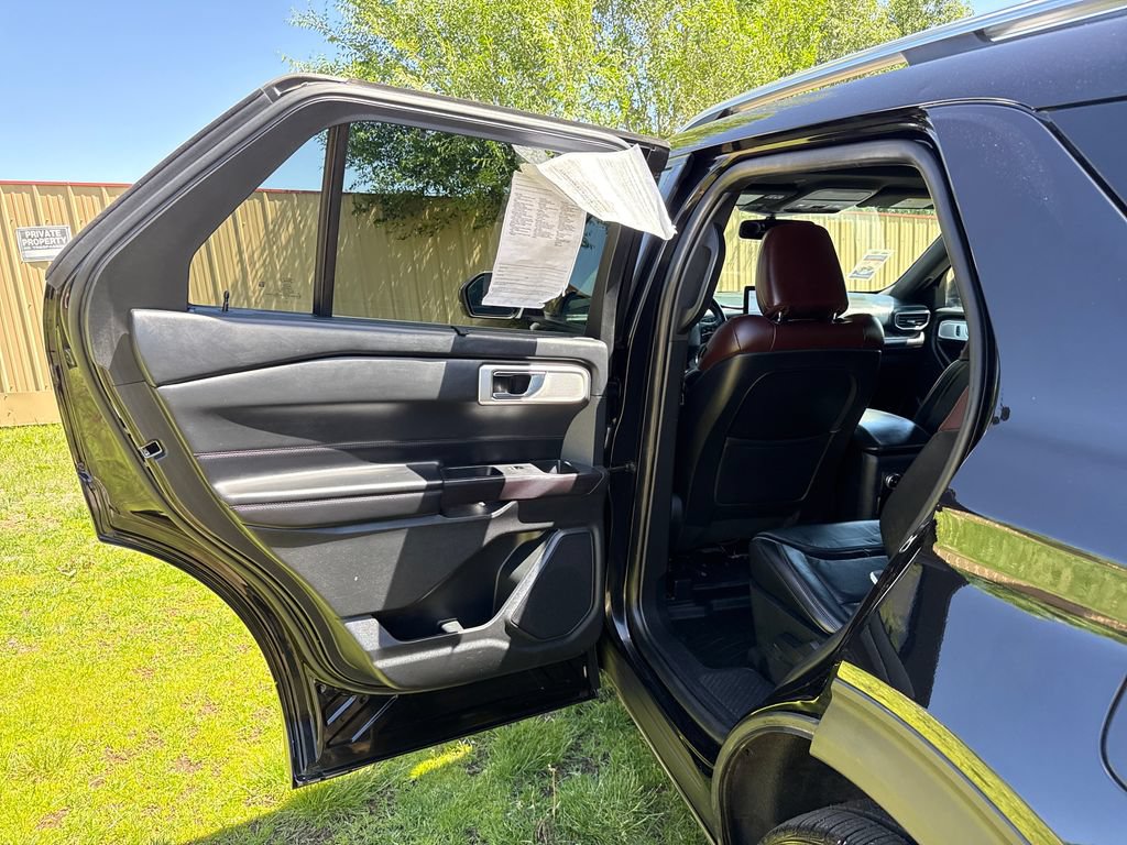 Certified 2020 Ford Explorer Platinum w/ Premium Technology Package AWD/4WD image 20