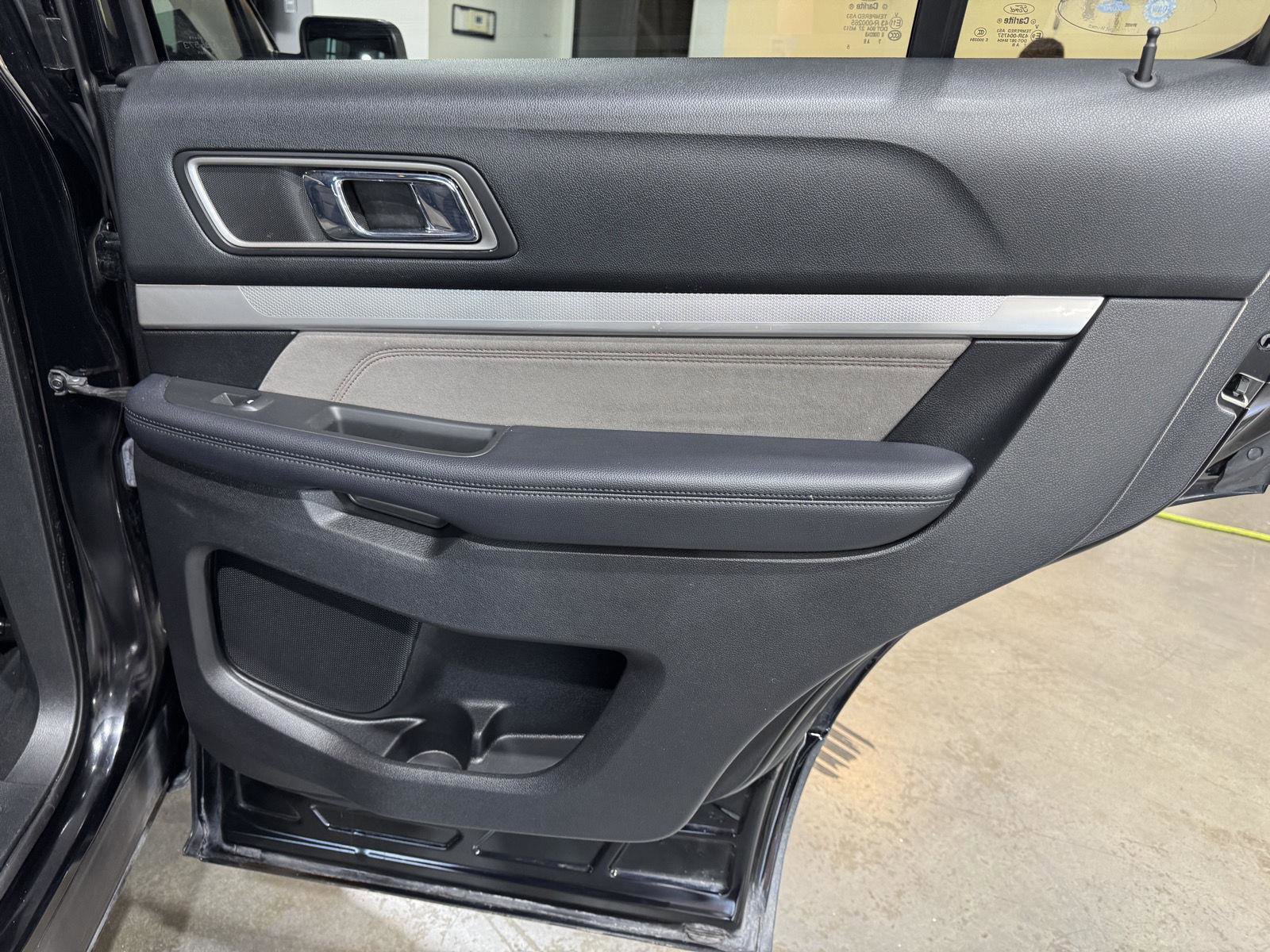 Certified 2017 Ford Explorer XLT w/ Equipment Group 202A FWD image 22