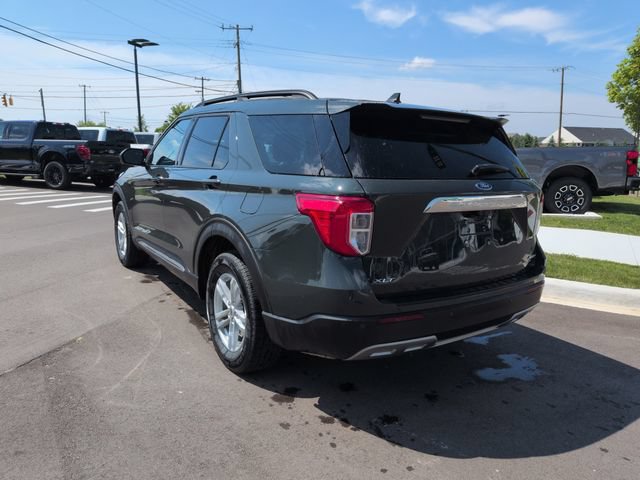 Certified 2024 Ford Explorer XLT w/ Equipment Group 202A AWD/4WD image 3
