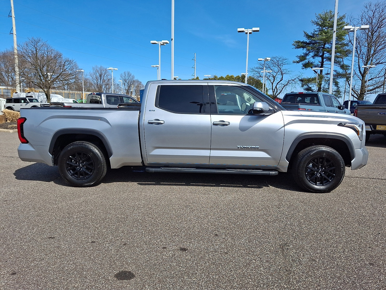 Used 2023 Toyota Tundra SR5 w/ SR5 Premium Package image 9
