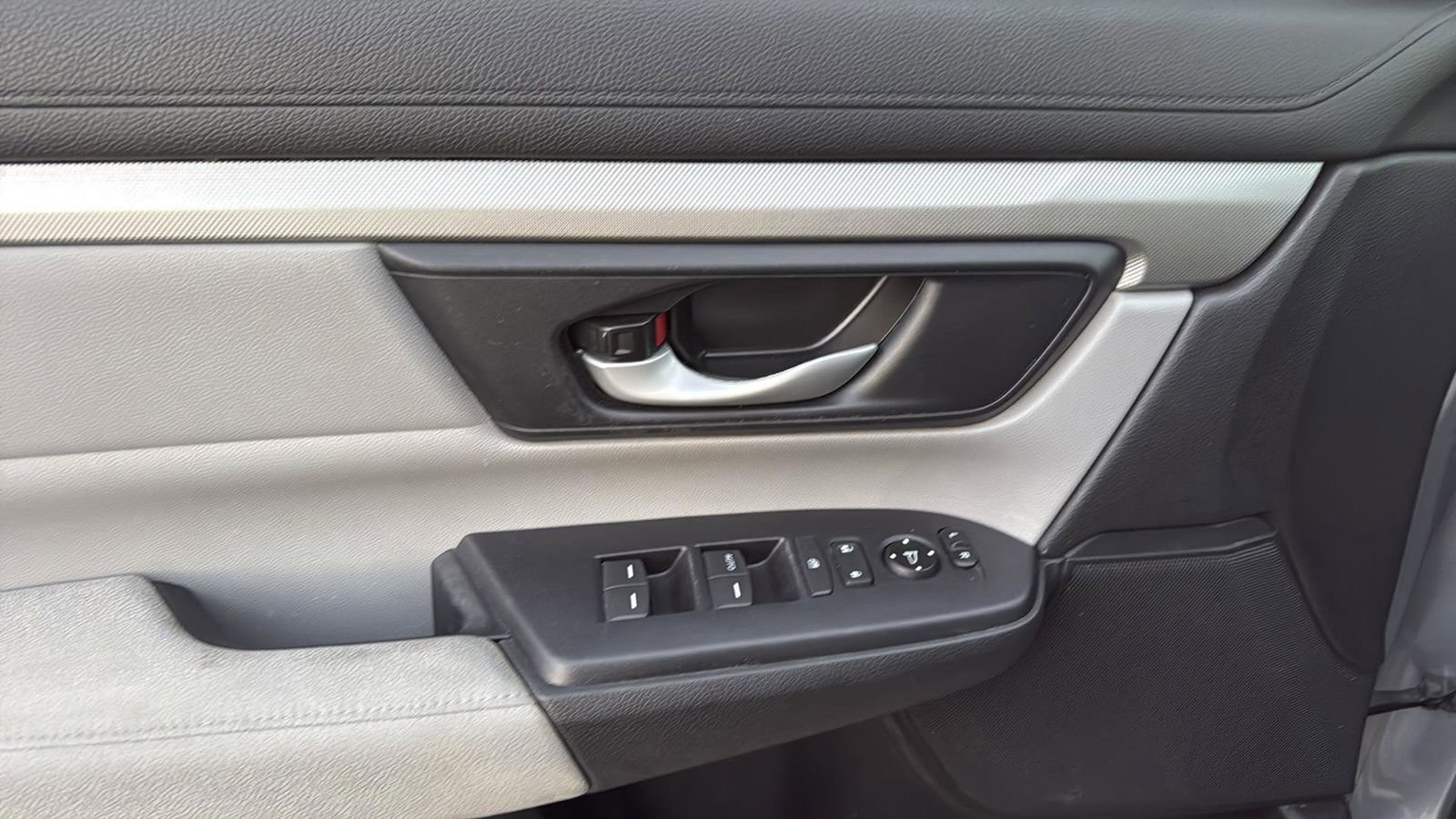 Used 2019 Honda CR-V LX image 11