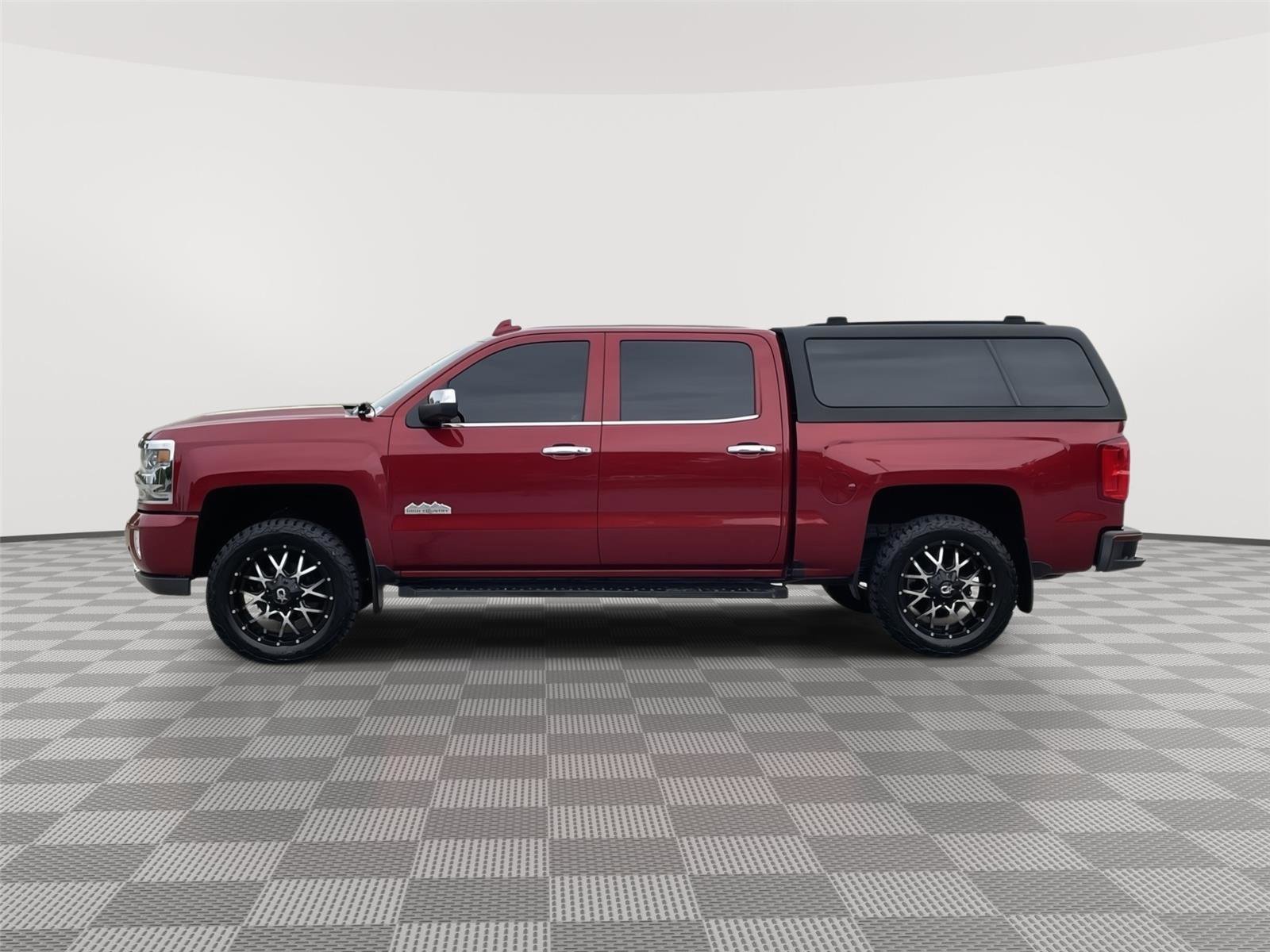 Used 2018 Chevrolet Silverado 1500 High Country AWD/4WD image 2