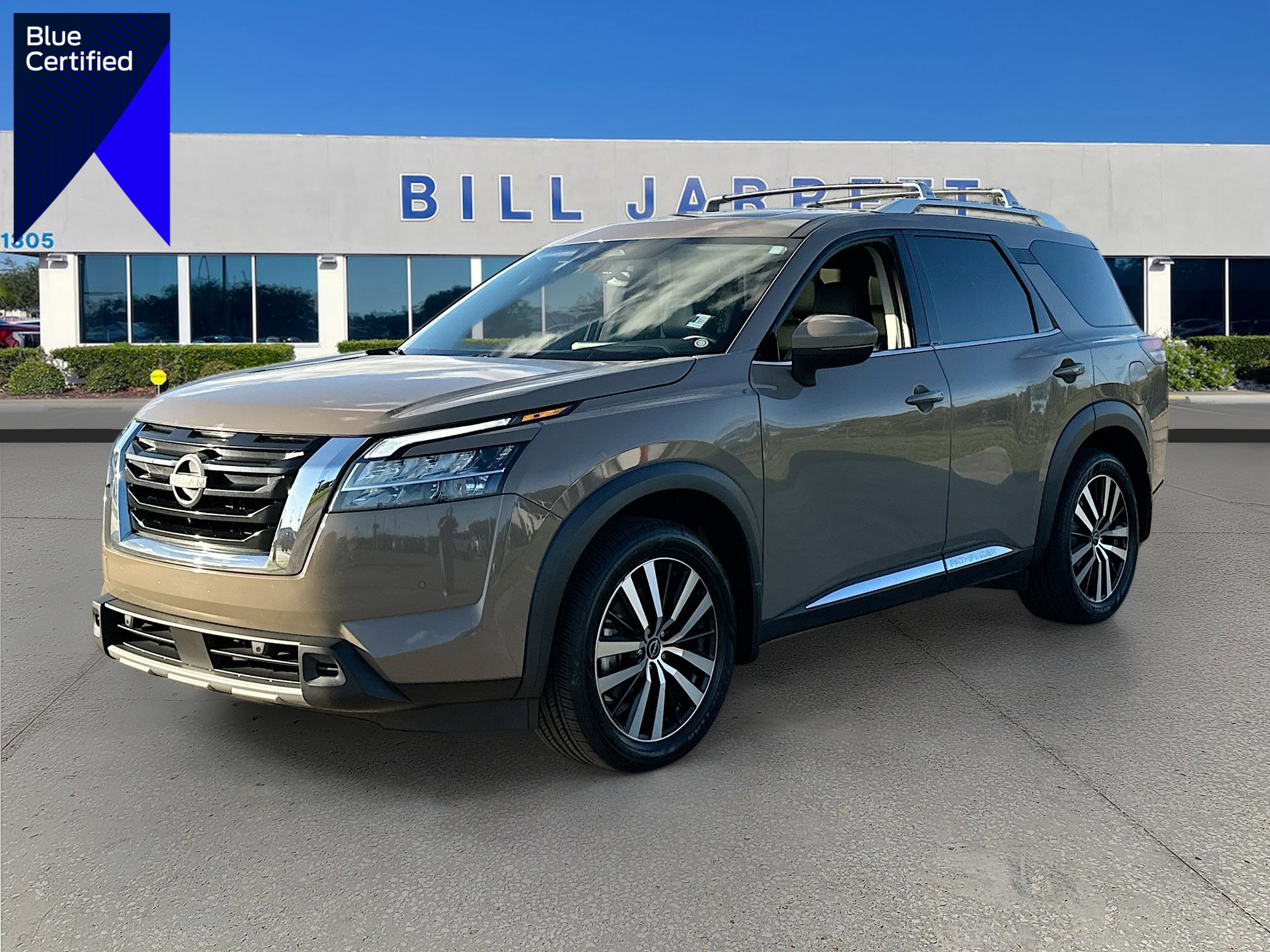 Used 2023 Nissan Pathfinder Platinum w/ Cargo Package image 1