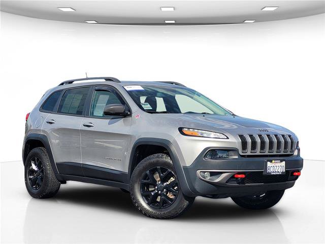 Used 2018 Jeep Cherokee Trailhawk w/ Comfort/Convenience Group AWD/4WD image 2