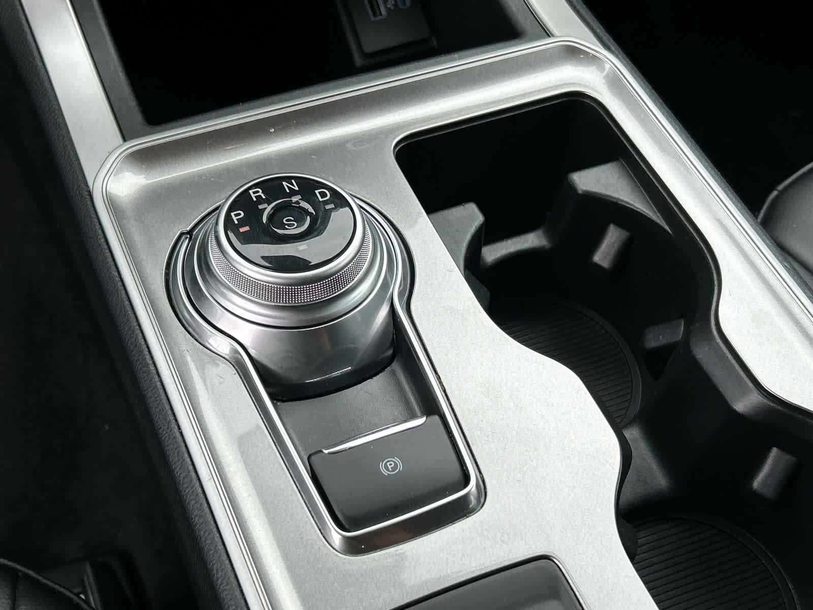 Certified 2024 Ford Edge SEL image 38