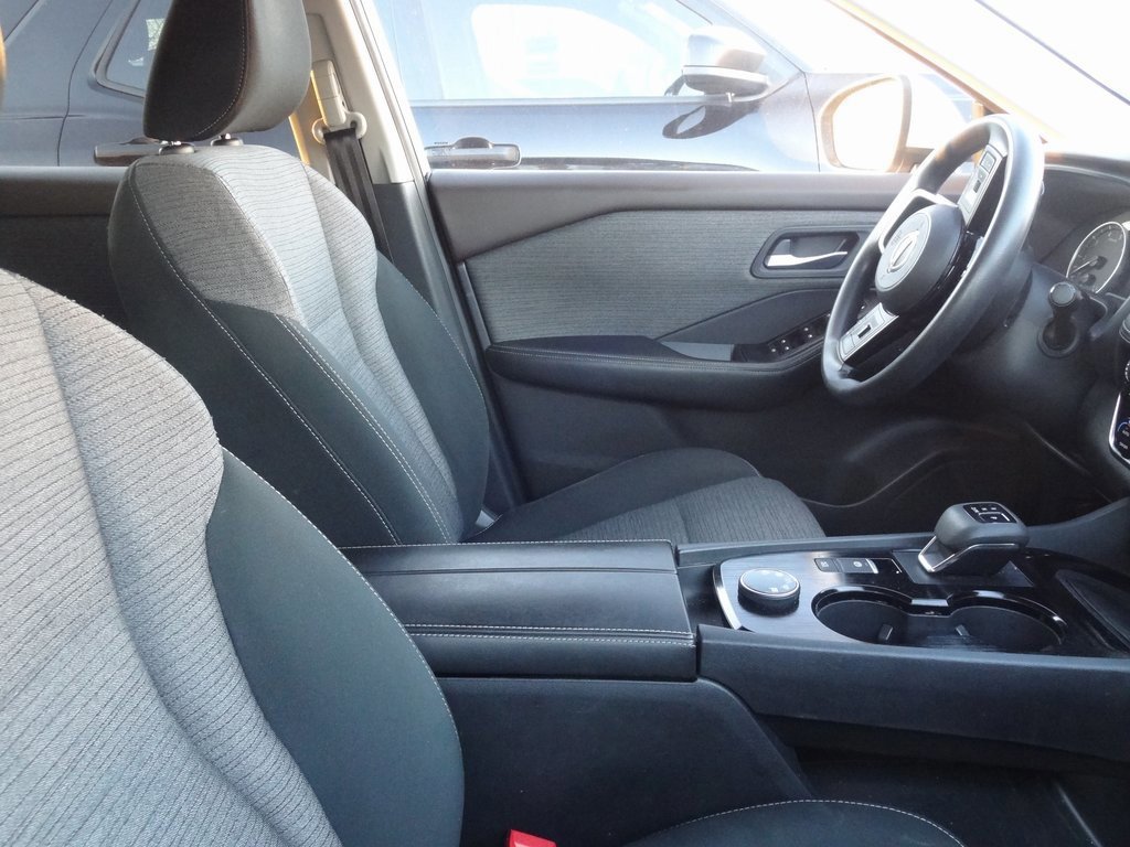 Used 2022 Nissan Rogue SV image 8