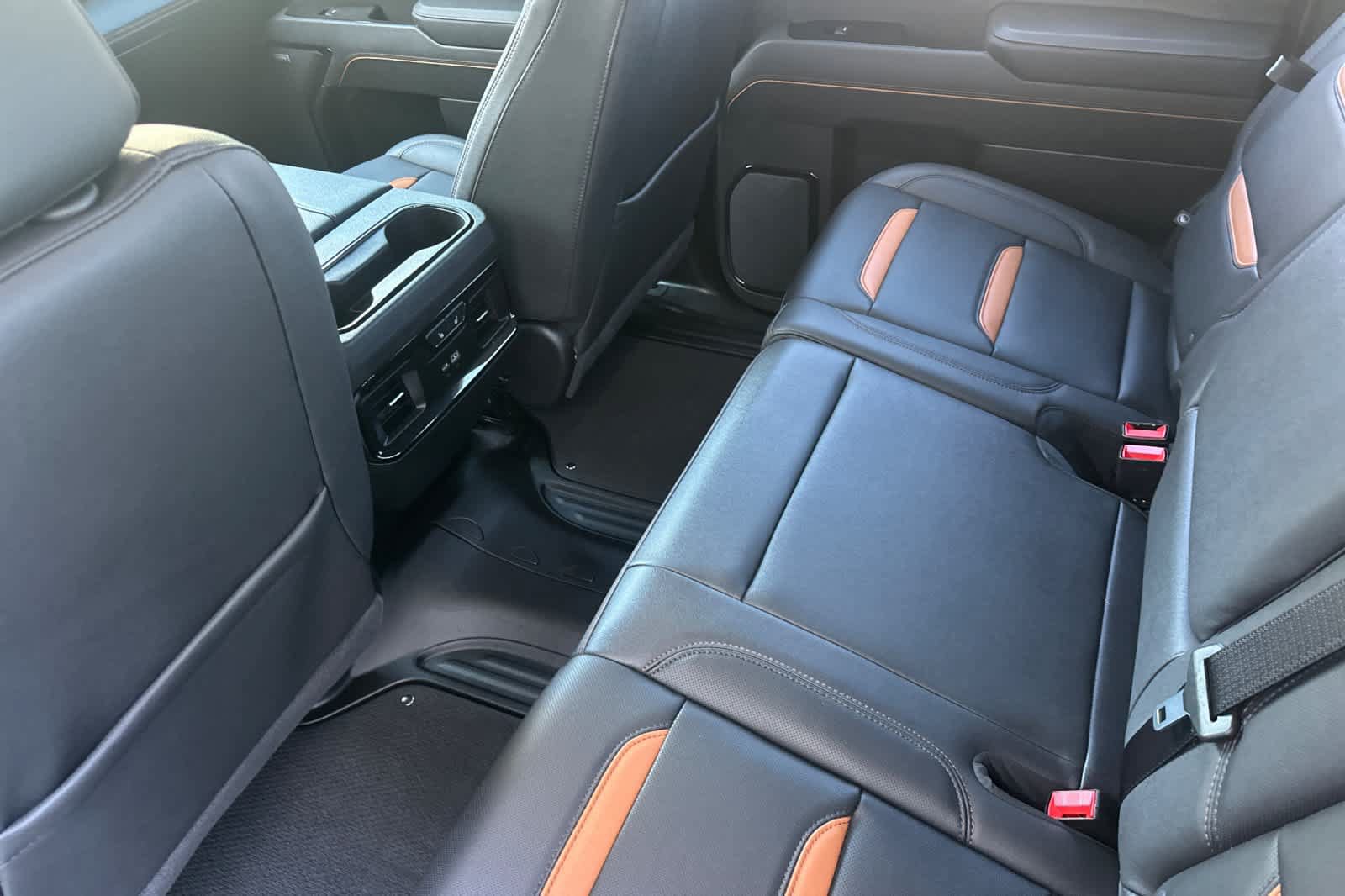 Used 2026 GMC Sierra 1500 AT4 w/ AT4 Premium Package AWD/4WD image 4