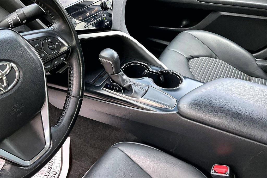 Used 2019 Toyota Camry SE FWD image 16