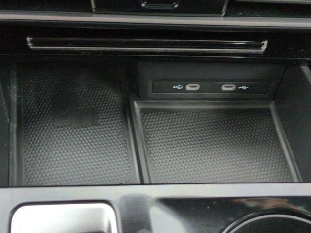 Used 2024 Volkswagen Atlas Cross Sport SE image 23