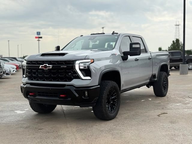 Used 2024 Chevrolet Silverado 2500 ZR2 w/ Technology Package AWD/4WD image 3