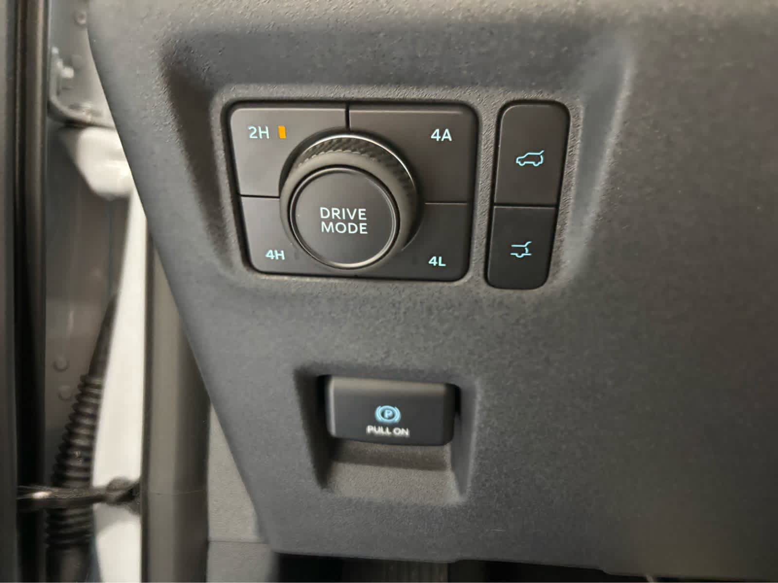 Certified 2025 Ford Expedition Active AWD/4WD image 19