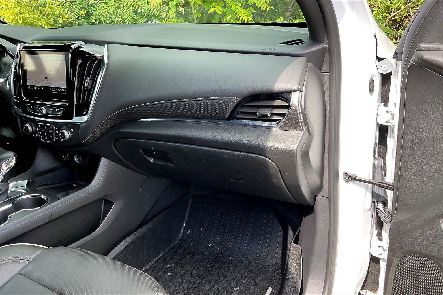 Used 2023 Chevrolet Traverse Premier AWD/4WD image 16