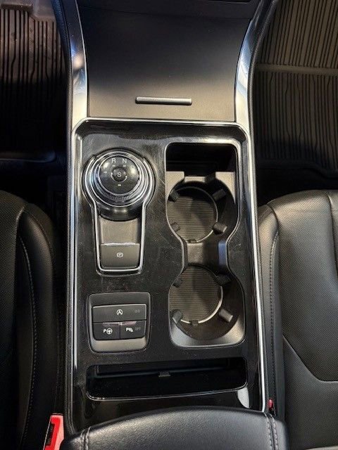 Certified 2019 Ford Edge Titanium w/ Equipment Group 301A image 15