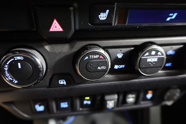 Used 2019 Toyota Tacoma TRD Sport AWD/4WD image 19