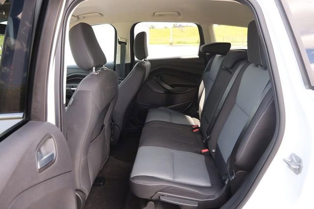 Certified 2018 Ford Escape SE w/ SE Sync 3 Package AWD/4WD image 9