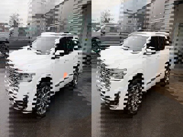 Used 2023 GMC Acadia Denali w/ Denali Technology Package image 2
