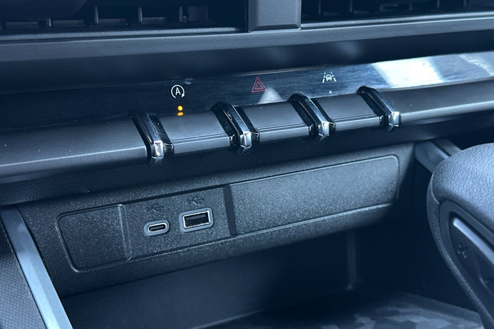 Used 2023 Chevrolet Colorado Trail Boss w/ Technology Package image 27