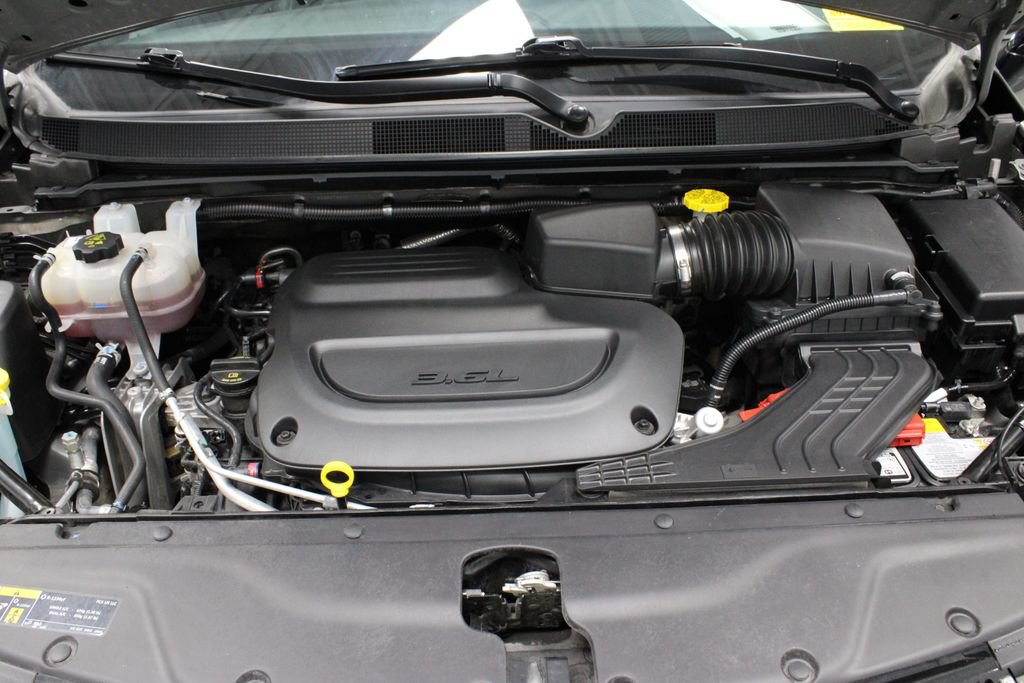 Used 2025 Chrysler Pacifica Select FWD image 14