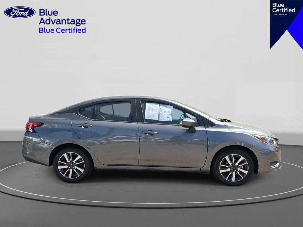 Used 2025 Nissan Versa SV FWD image 5