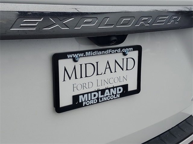 Certified 2023 Ford Explorer XLT w/ Equipment Group 202A image 8