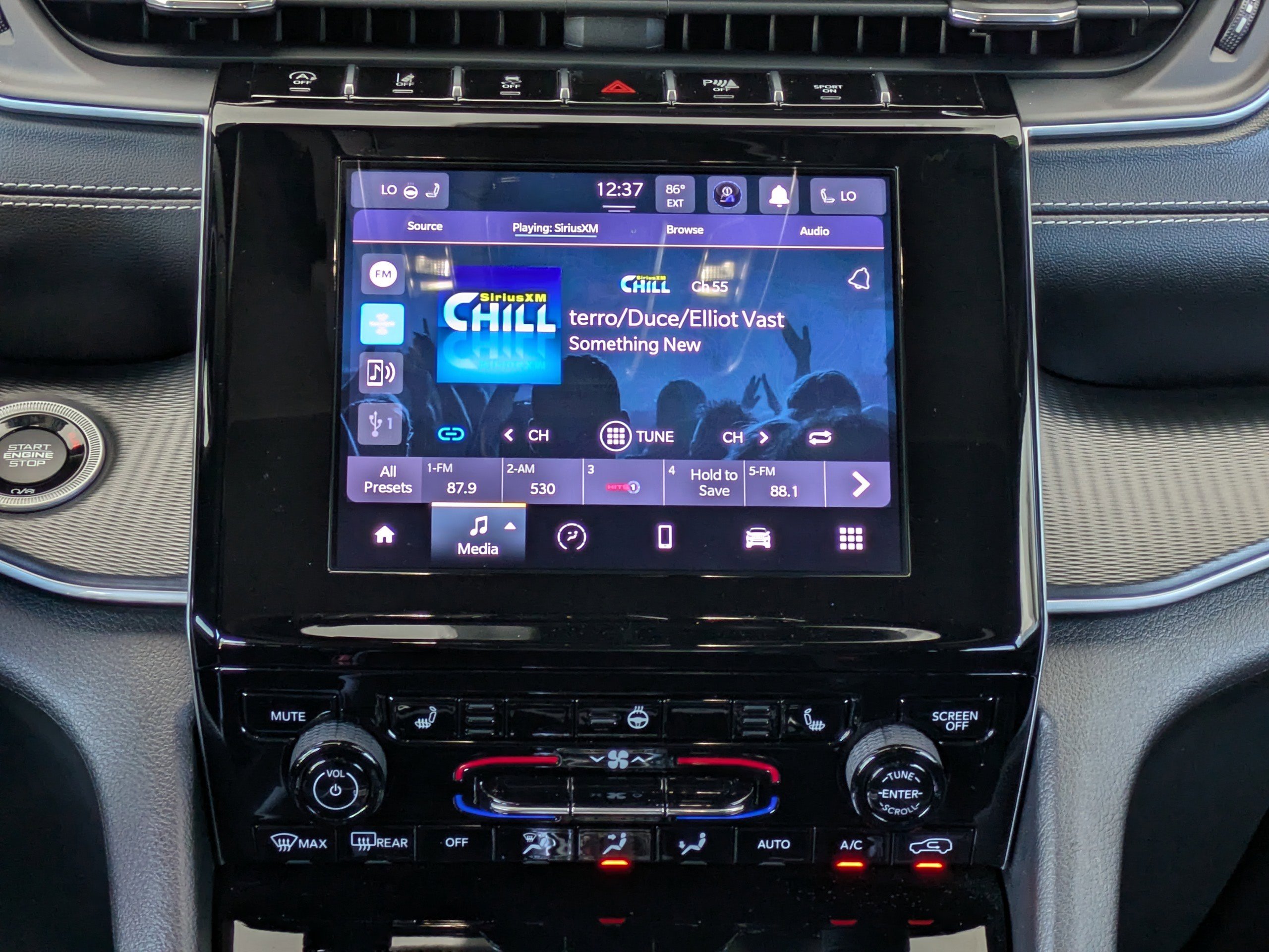 Used 2023 Jeep Grand Cherokee Altitude AWD/4WD image 19