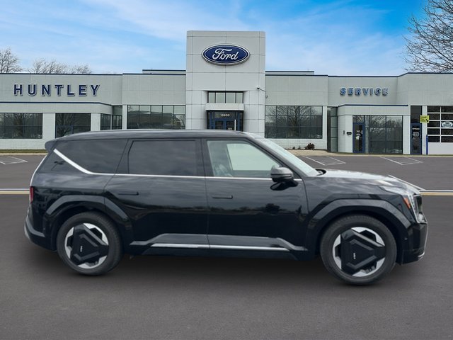 Used 2024 Kia EV9 Land AWD/4WD image 4