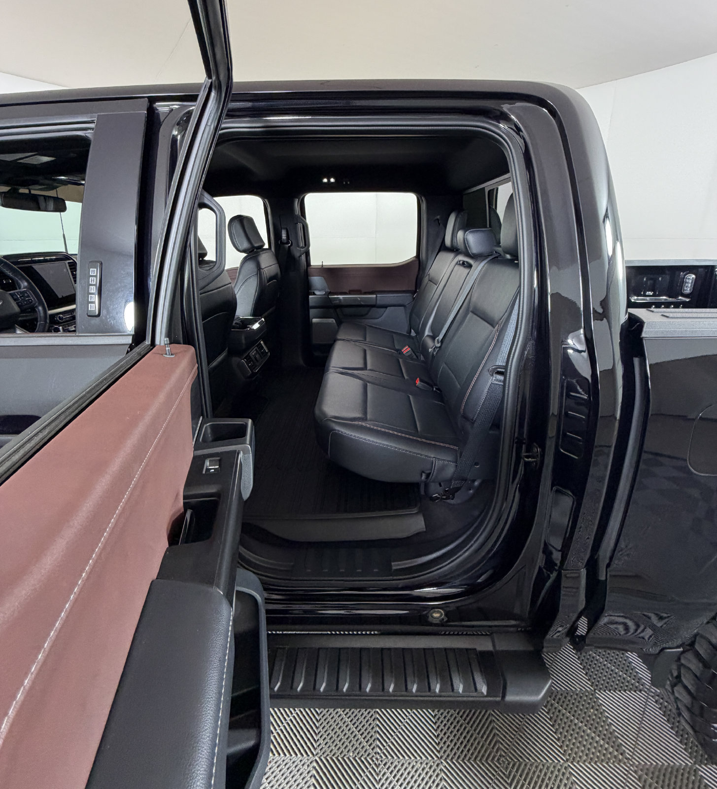 Certified 2023 Ford F150 Lariat w/ Equipment Group 502A High AWD/4WD image 7