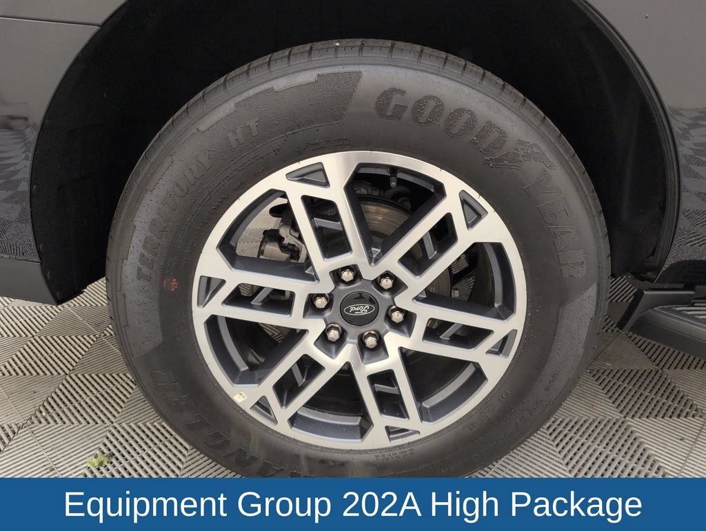 Certified 2025 Ford Expedition Active RWD image 19