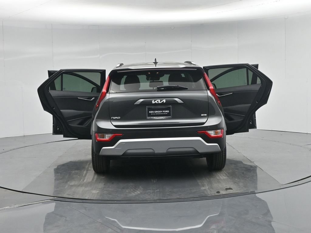 Used 2023 Kia Niro EX image 56