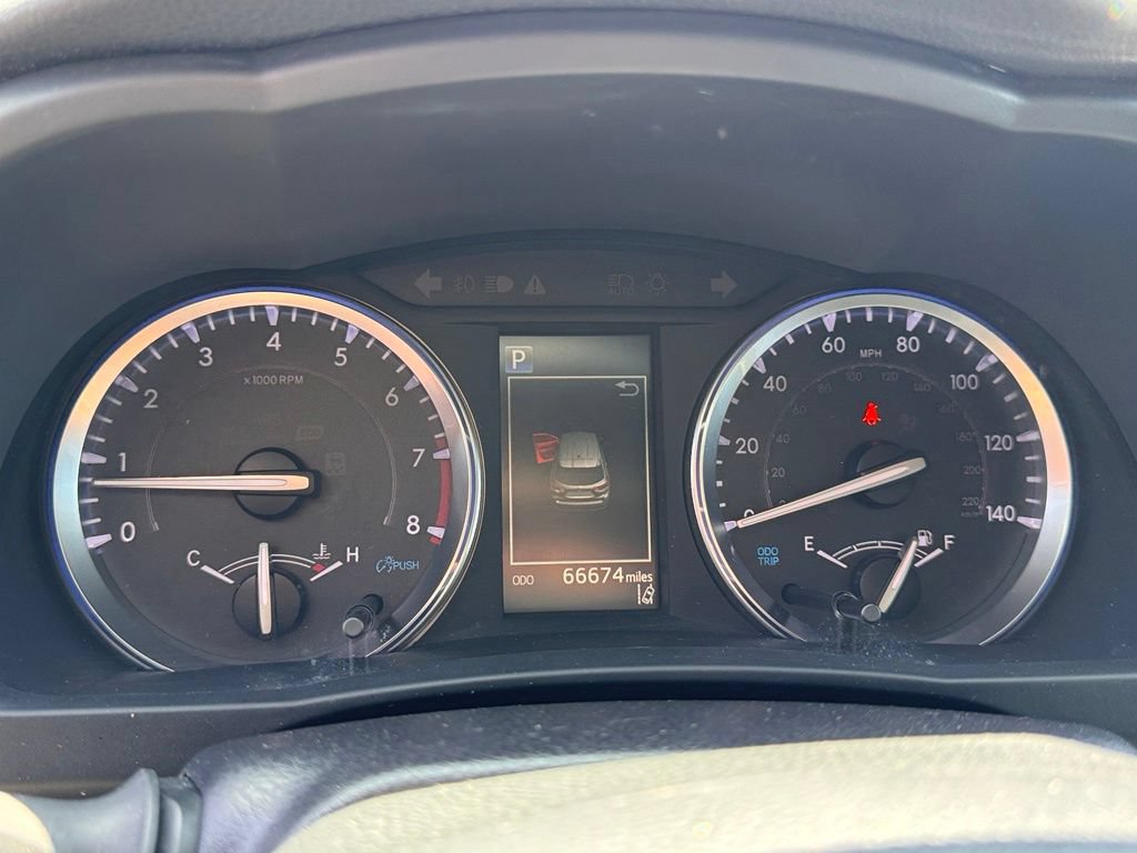 Used 2019 Toyota Highlander SE FWD image 22