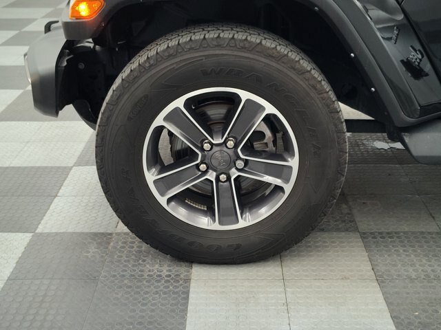 Used 2023 Jeep Wrangler Unlimited Sahara w/ Cold Weather Group AWD/4WD image 16