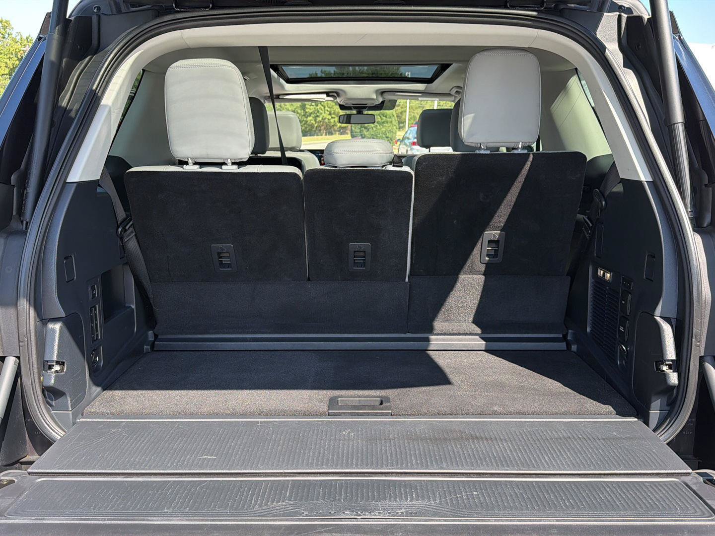Certified 2025 Ford Expedition Active AWD/4WD image 37