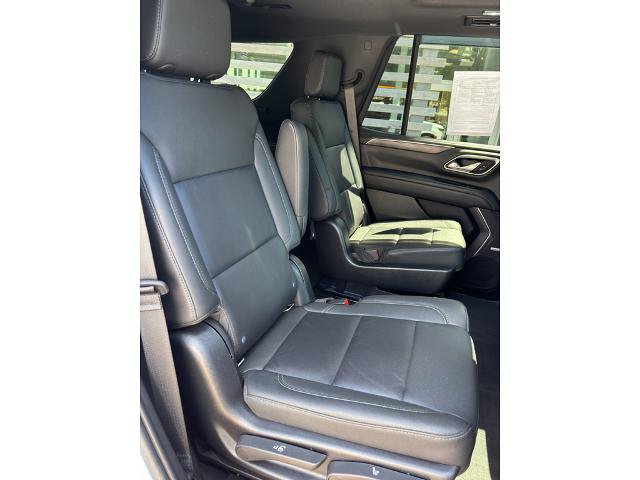 Used 2022 Chevrolet Tahoe Z71 w/ Luxury Package AWD/4WD image 9