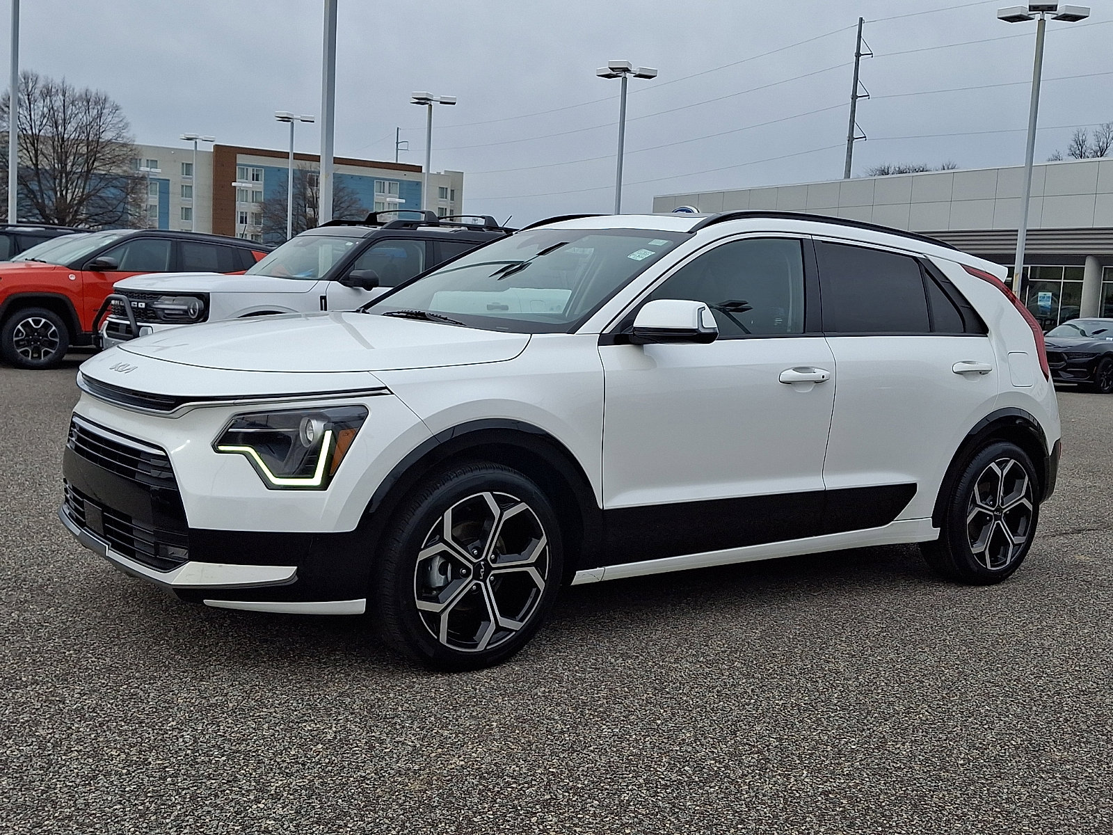 Used 2023 Kia Niro EX Touring image 5