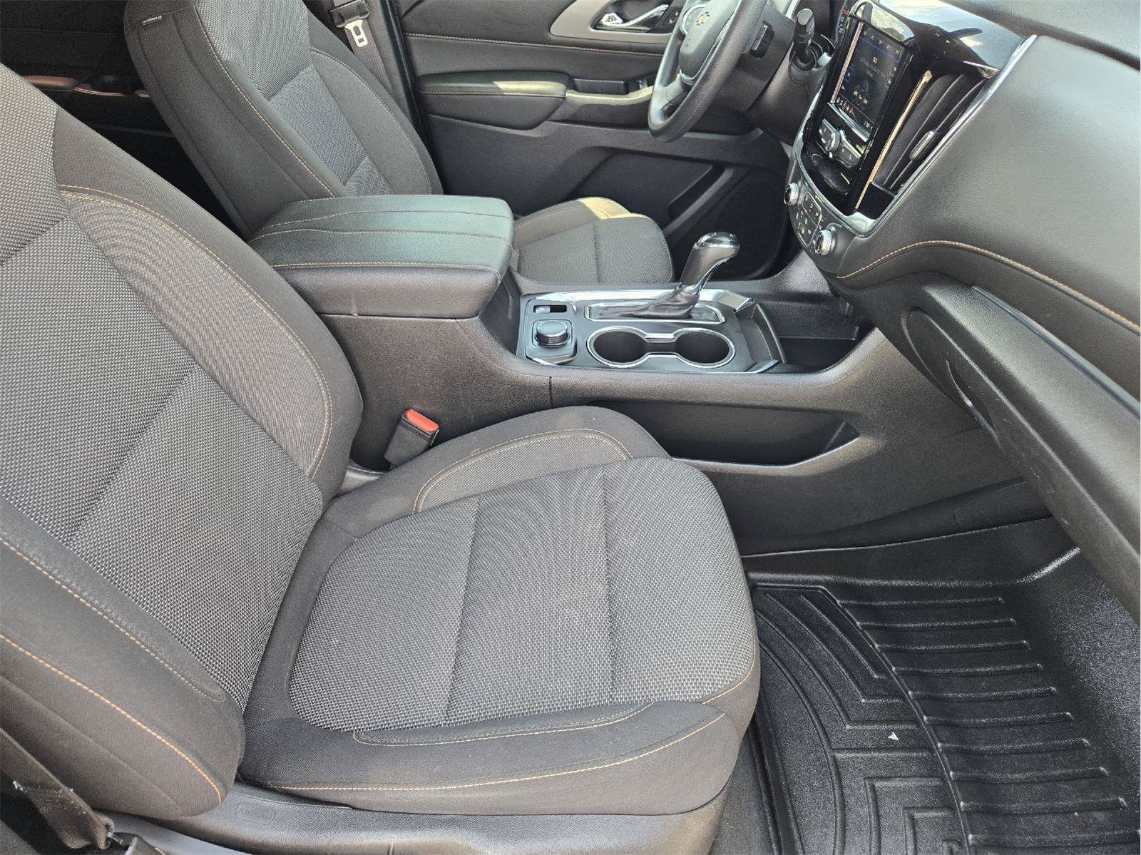 Used 2020 Chevrolet Traverse LS FWD image 13