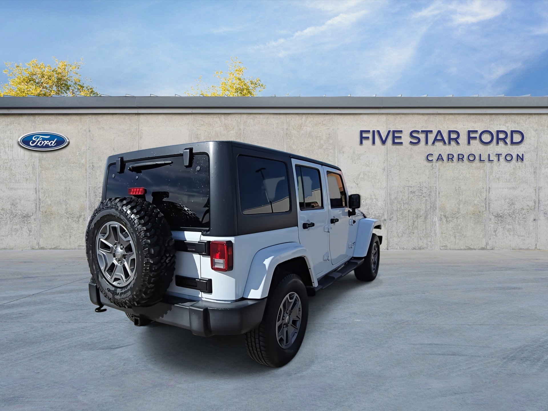 Used 2017 Jeep Wrangler Unlimited Rubicon w/ Connectivity Group image 5