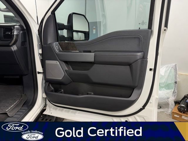 Certified 2024 Ford F350 Lariat w/ Tremor Off-Road Package AWD/4WD image 30