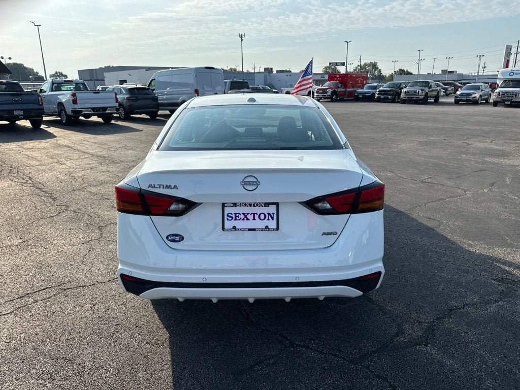 Used 2025 Nissan Altima 2.5 SV AWD/4WD image 6