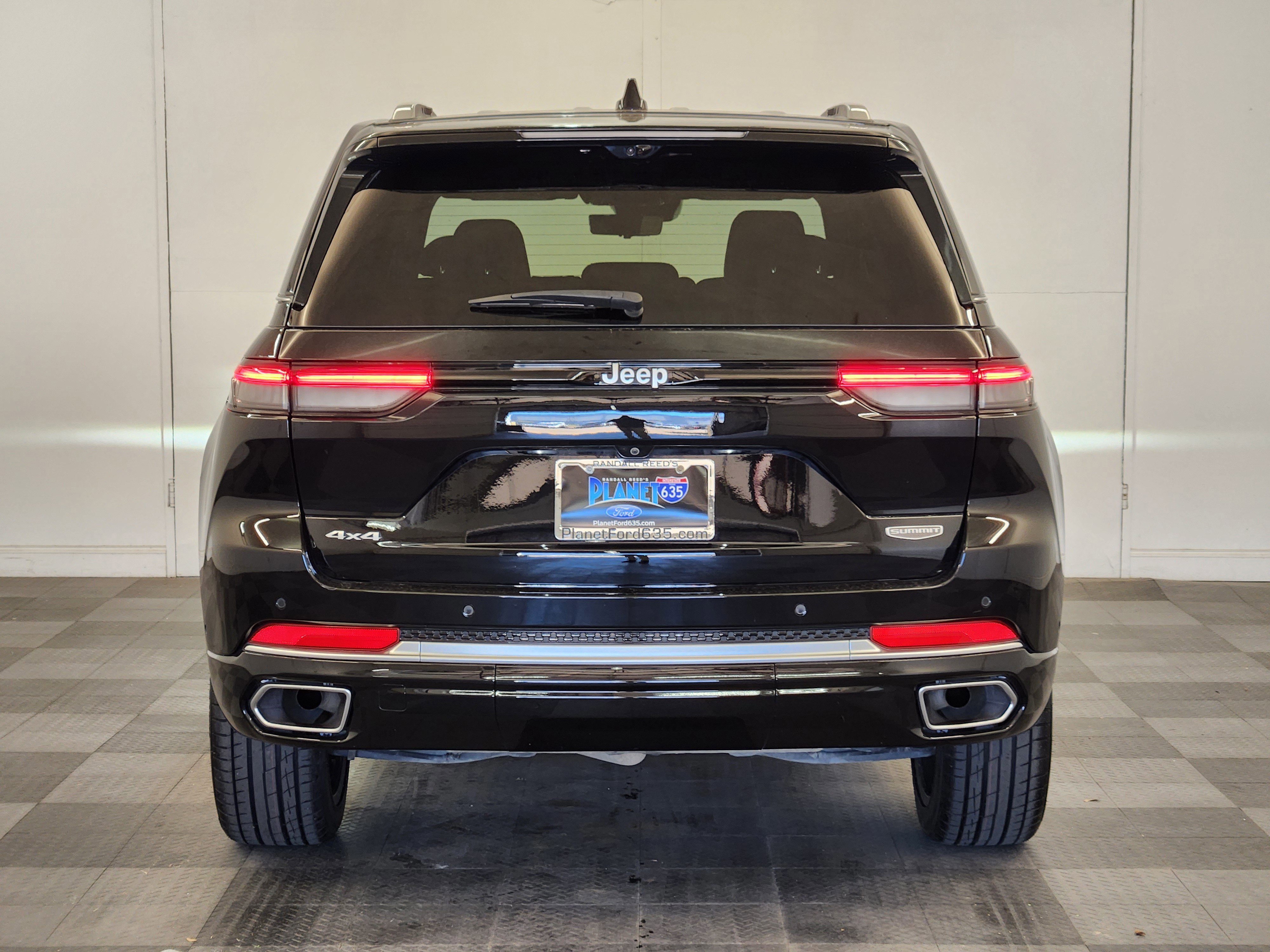 Used 2023 Jeep Grand Cherokee Summit image 3